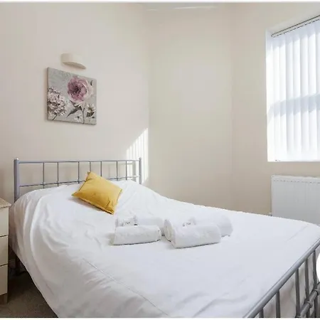 Modernised With Free Gated Parking Apartamento