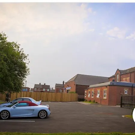 Modernised With Free Gated Parking *