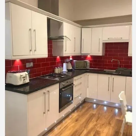 Modernised With Free Gated Parking * Leeds (West Yorkshire)