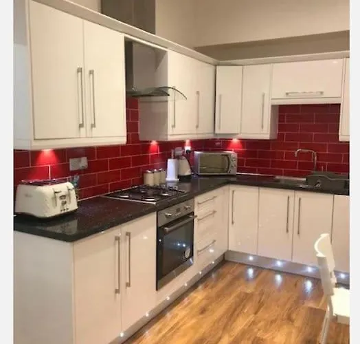 Modernised With Free Gated Parking * Leeds (West Yorkshire)